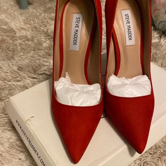 Steve Madden Lovey Red Nubuck (4 inch Heel) - Picture 2 of 8